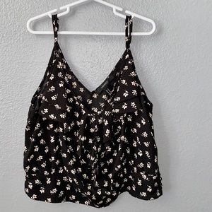 Forever 21 Cropped flowery top💕